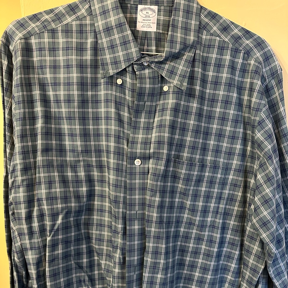 Like new! Brooks brothers plaid dress shirt